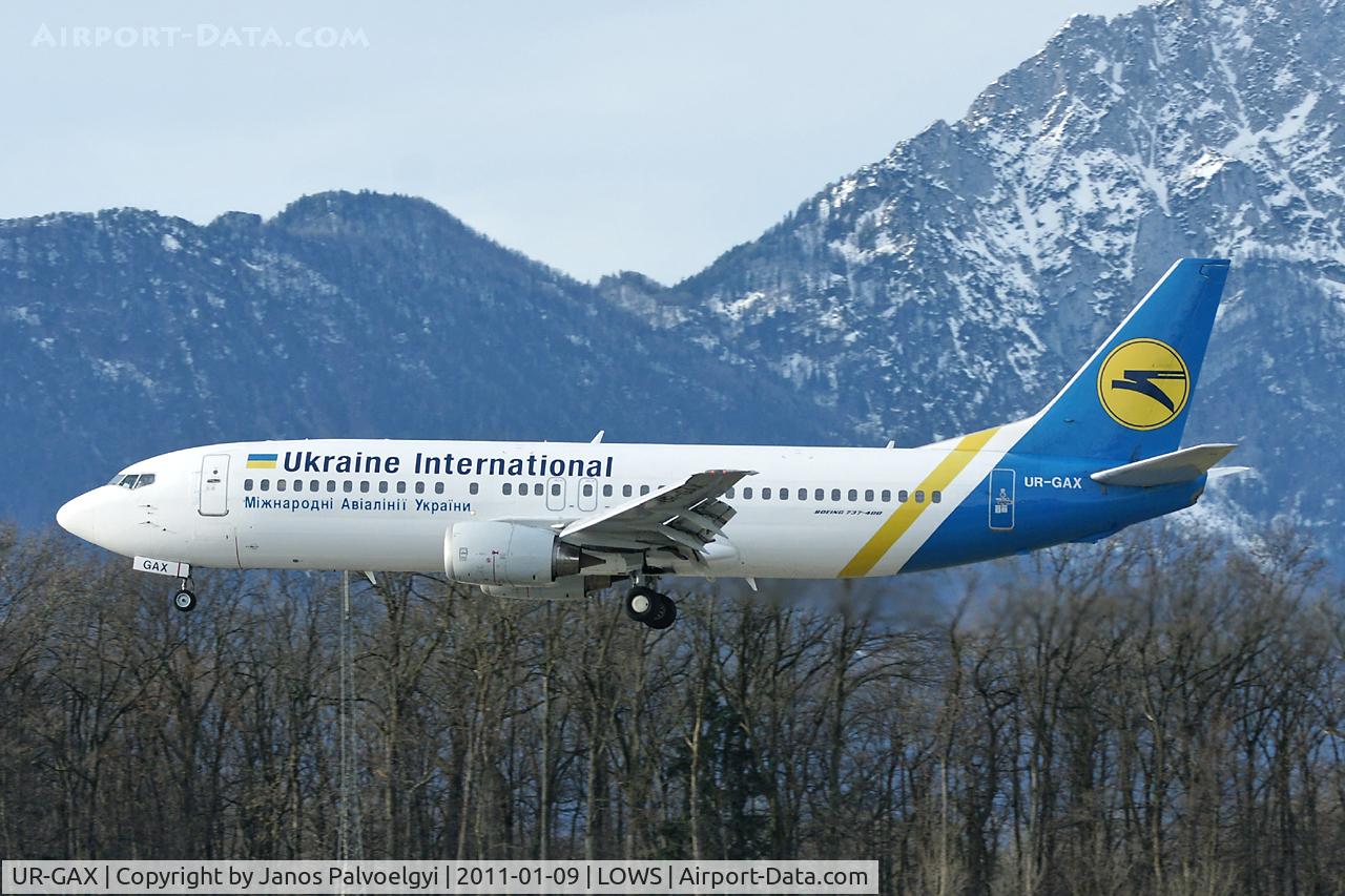 UR-GAX, 1992 Boeing 737-4Y0 C/N 26066, Ukraine International Airlines Boeing B737-4YO landing in LOWS/SZG