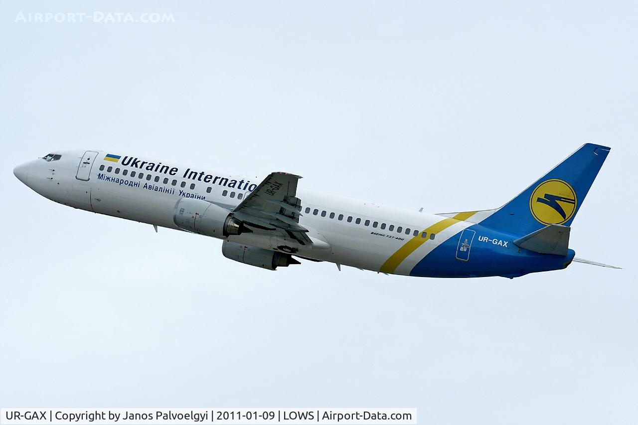 UR-GAX, 1992 Boeing 737-4Y0 C/N 26066, Ukraine International Airlines Boeing B737-4YO take off in LOWS/SZG