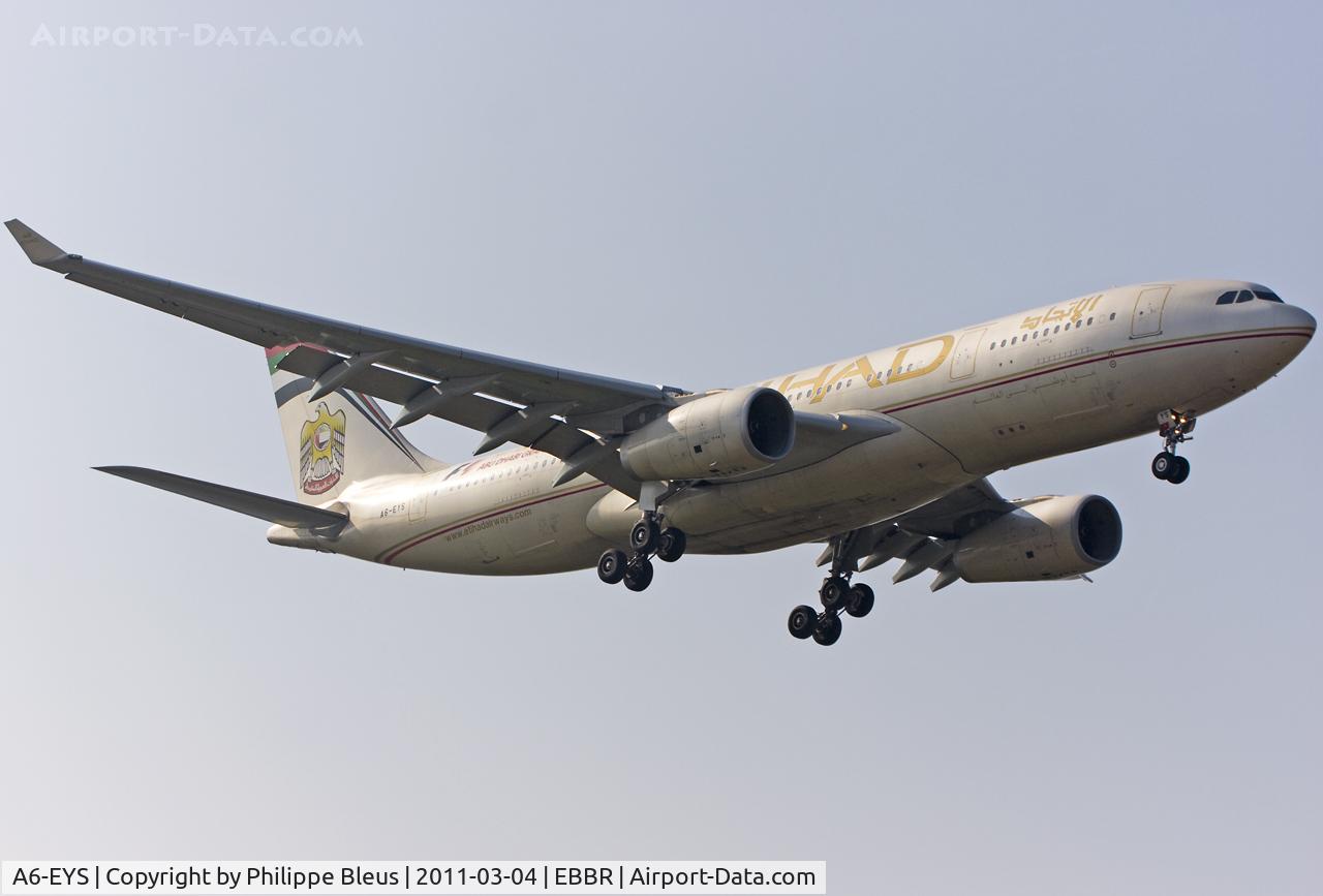 A6-EYS, 2009 Airbus A330-243 C/N 991, Etihad Elegance on short final rwy 02 by NE winds. Sunny but cold winter day. The competition has started late jan 2011) on the Brussels-Gulf route with Qatar operating daily a A330-200 from Doha.