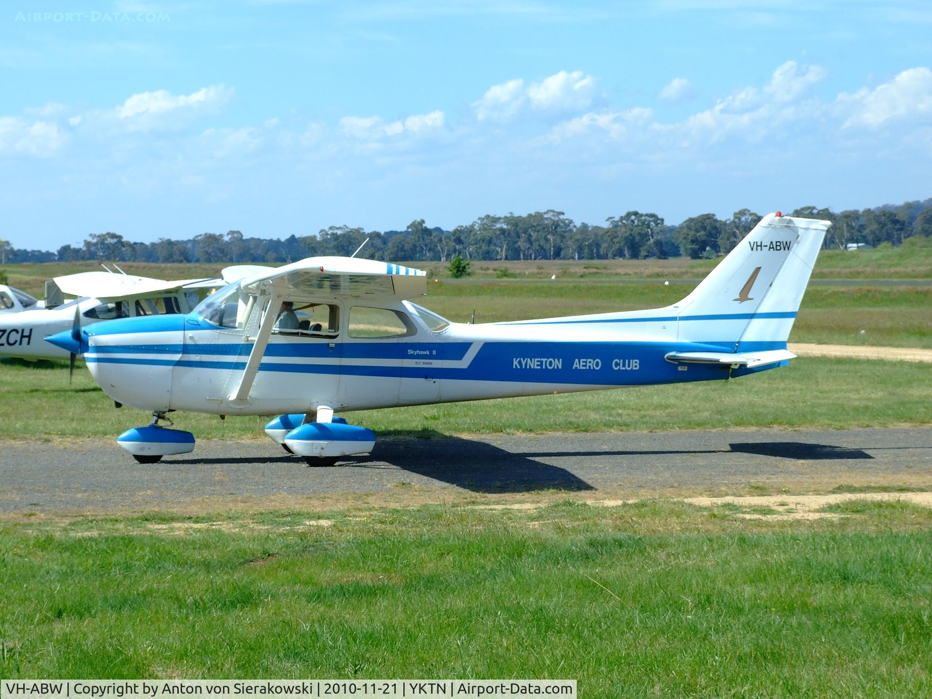 VH-ABW, 1976 Cessna 172M C/N 17267285, VH-ABW @ YKTN Cessna 172M Skyhawk II [1976] of Kyneton Aero Club