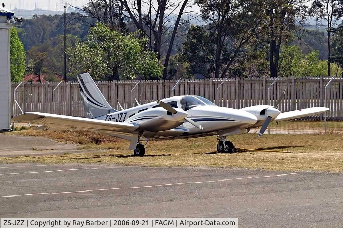 ZS-JZZ, Piper PA-34-200T C/N 34-7770305, Piper PA-34-200T Seneca II [34-7770305] Rand~ZS 21/09/2006