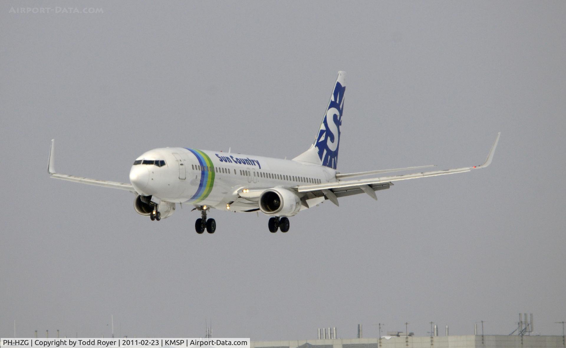 PH-HZG, 2000 Boeing 737-8K2 C/N 28379, Landing at MSP