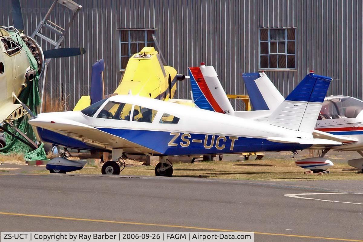 ZS-UCT, 1971 Piper PA-28-140 Cherokee D C/N 28-7125041, Piper PA-28-140 Cherokee D [28-7125041] Rand~ZS 21/09/2006.