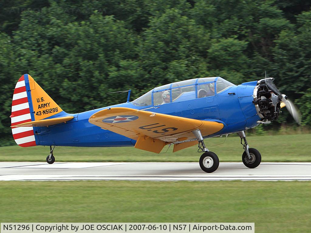 N51296, 1943 Fairchild (Howard) PT-23A Cornell (M-62C) C/N HO-190, Leaving New Garden