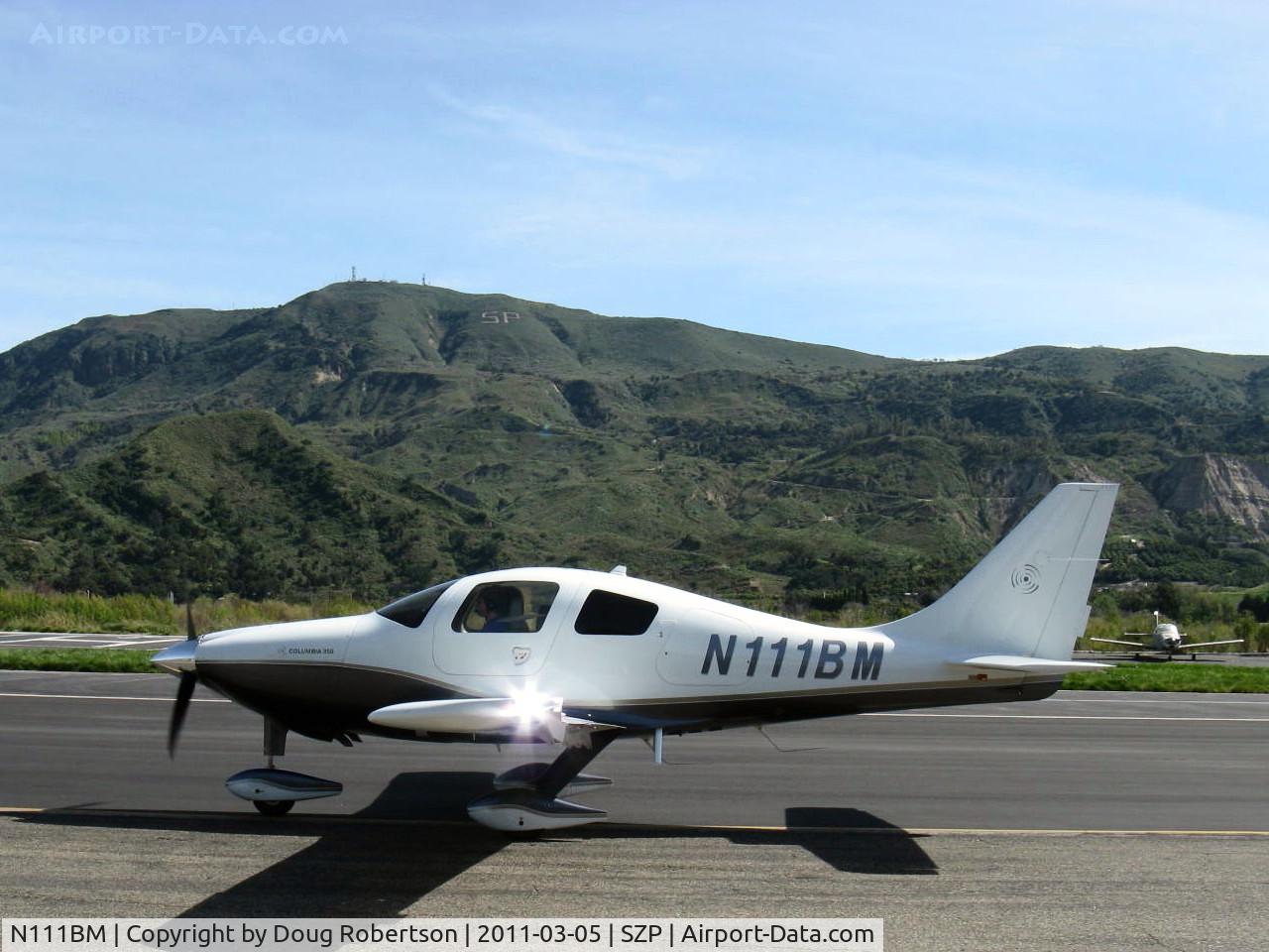 N111BM, 2006 Columbia Aircraft Mfg LC42-550FG C/N 42540, 2006 Columbia Aircraft LC42-550FG COLUMBIA 350, Continental IO-550-N 310 Hp, taxi