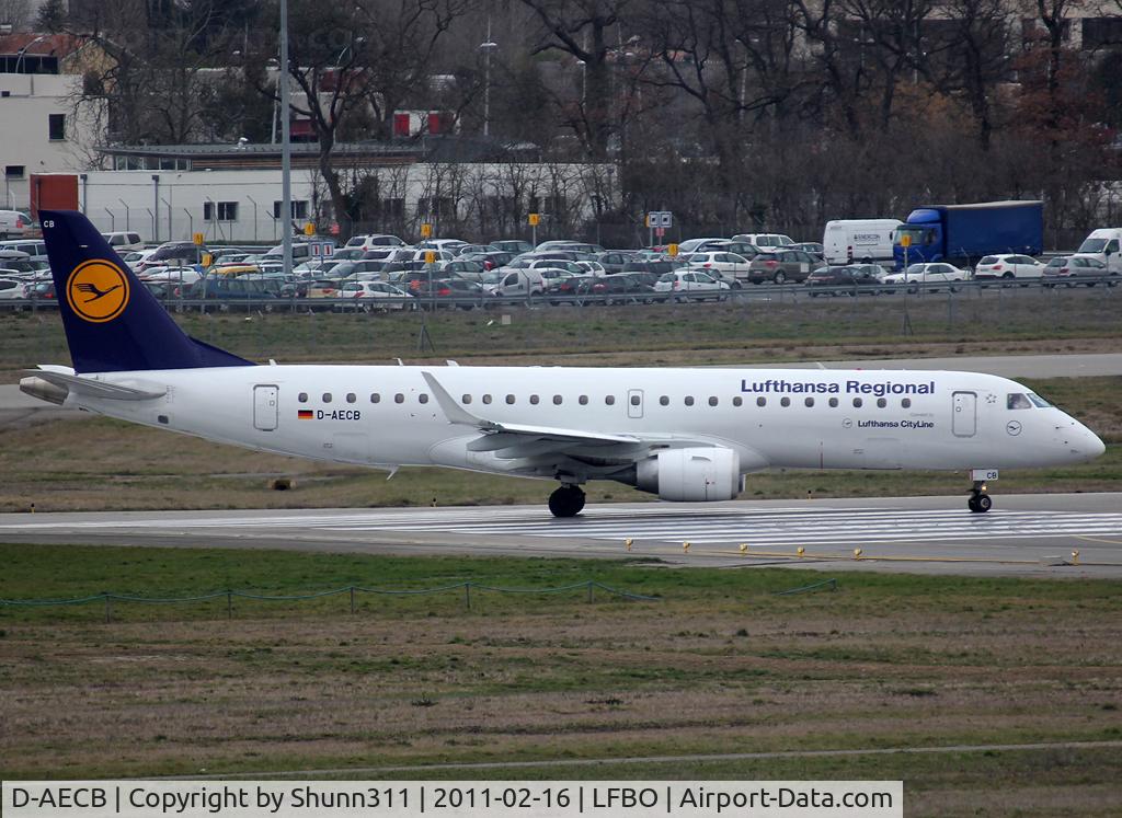 D-AECB, 2009 Embraer 190LR (ERJ-190-100LR) C/N 19000332, Lining up rwy 14L for departure...