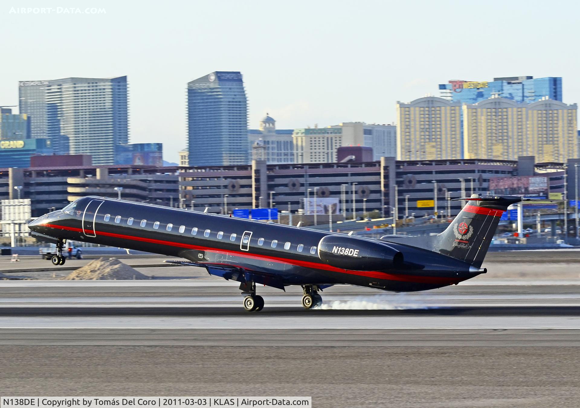 N138DE, 1999 Embraer EMB-145LU (ERJ-145LU) C/N 145129, Champion Air - Embraer EMB-145LU (ERJ-145LU) N138DE (cn 145129) Earnhart Racing Team

Las Vegas - McCarran International (LAS / KLAS)
USA - Nevada, March 03, 2011
Photo: Tomás Del Coro