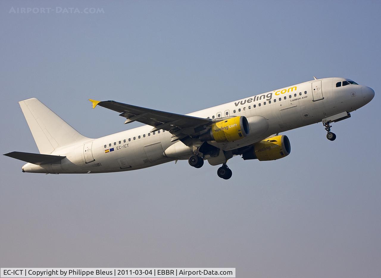 EC-ICT, 1991 Airbus A320-211 C/N 264, White tail for this Vueling taking off from rwy 07R.