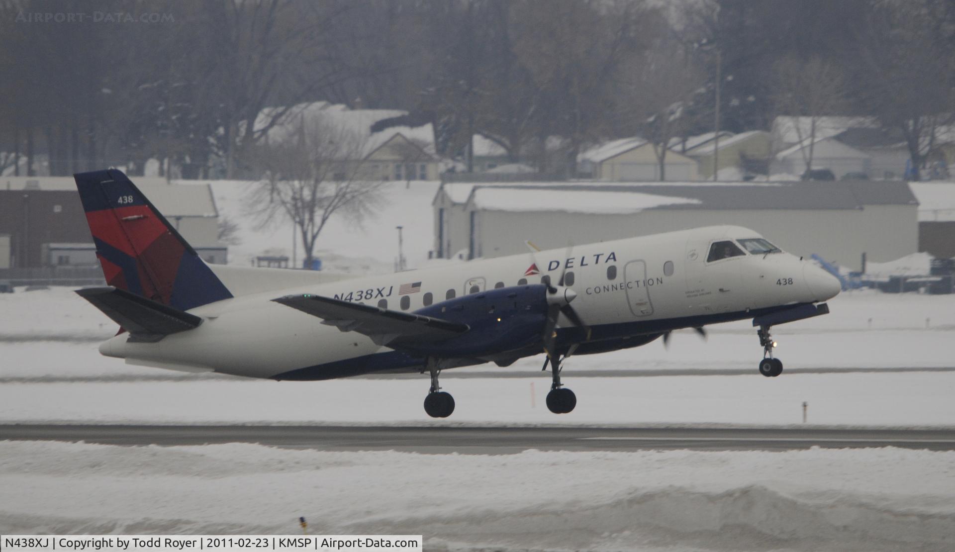 N438XJ, 1998 Saab 340B C/N 340B-438, Departing MSP
