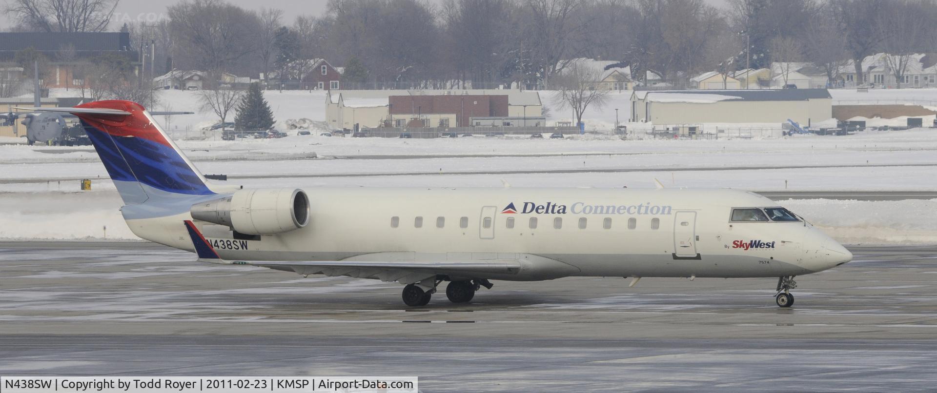 N438SW, 2001 Bombardier CRJ-200LR (CL-600-2B19) C/N 7574, Delta