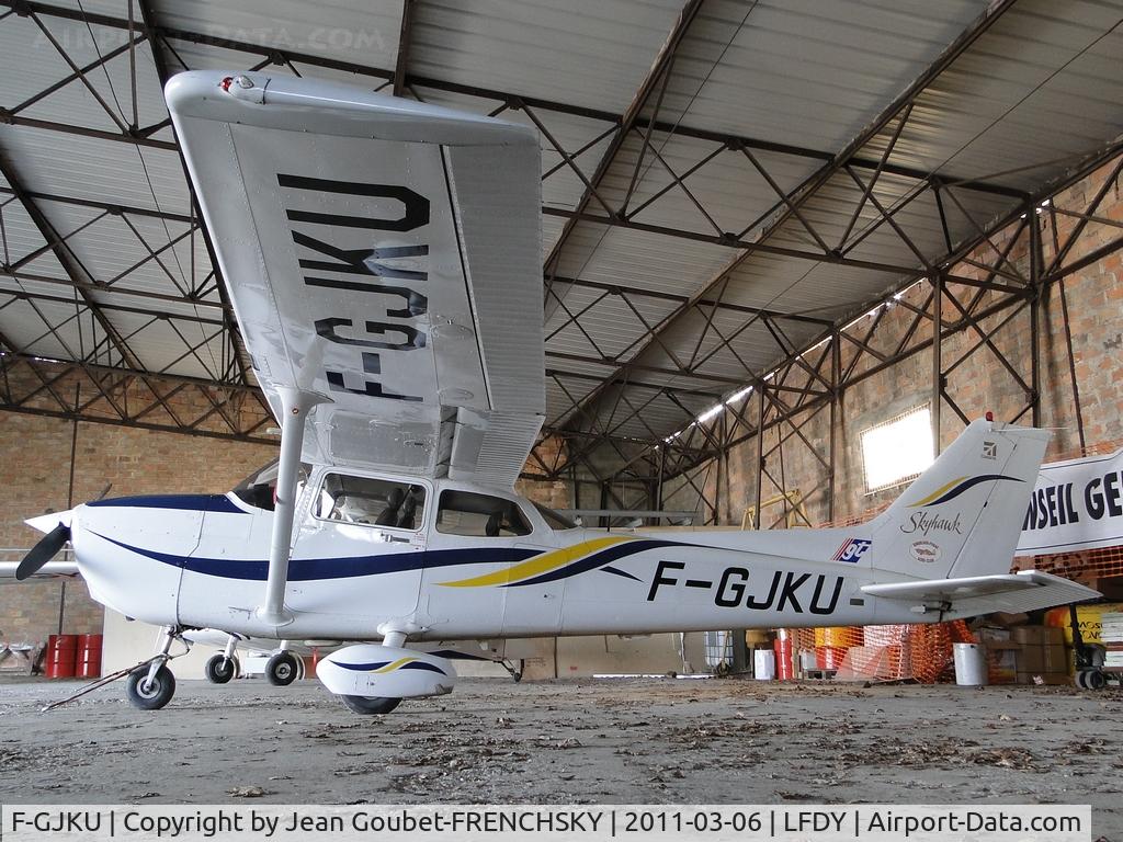 F-GJKU, 2000 Cessna 172R Skyhawk C/N 172-80869, Bordeaux Yvrac Aéro Club