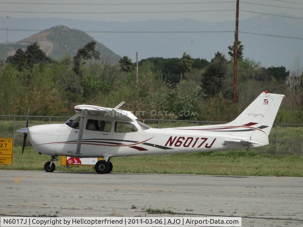 N6017J, 2006 Cessna 172S C/N 172S10169, number one waiting for take off clearence