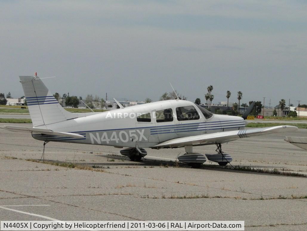 N4405X, 1975 Piper PA-28-151 C/N 28-7615011, Parked by Admin Building