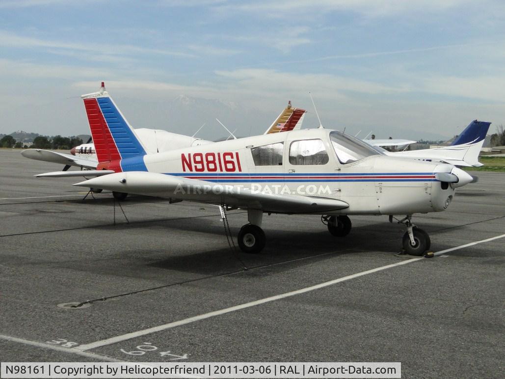 N98161, 1969 Piper PA-28-140 C/N 28-26081, Parked by Admin Bldg