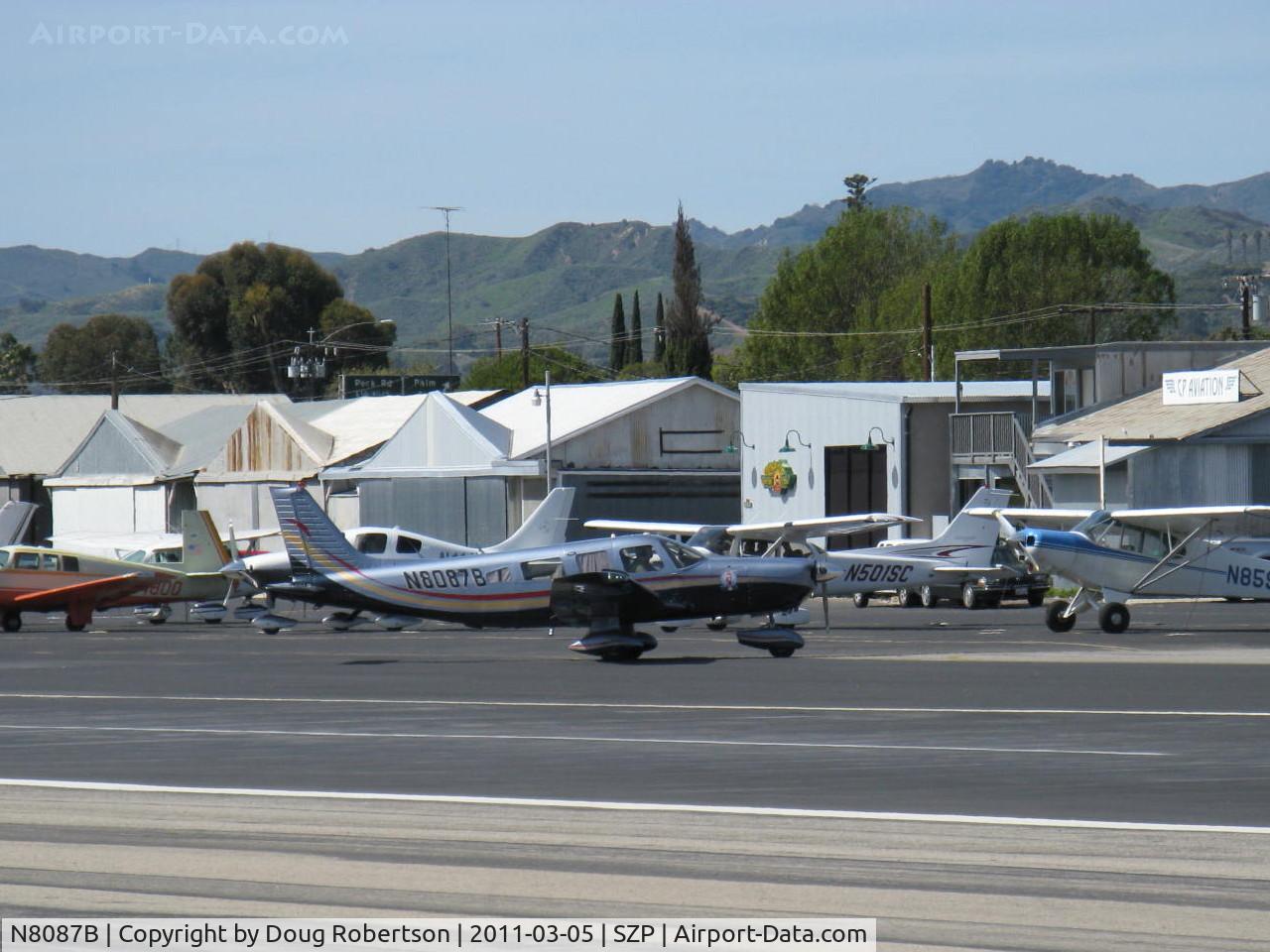 N8087B, 1982 Piper PA-32-301 Saratoga C/N 32-8206022, 1982 Piper PA-301 SARATOGA 'Sara Toga' Lycoming IO-540-K1G5 300 Hp, taxi