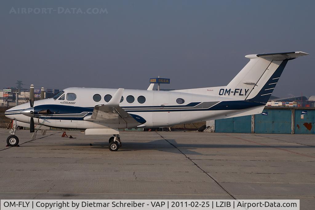 OM-FLY, 1997 Raytheon B200 King Air C/N BB-1565, Beech 200 King Air