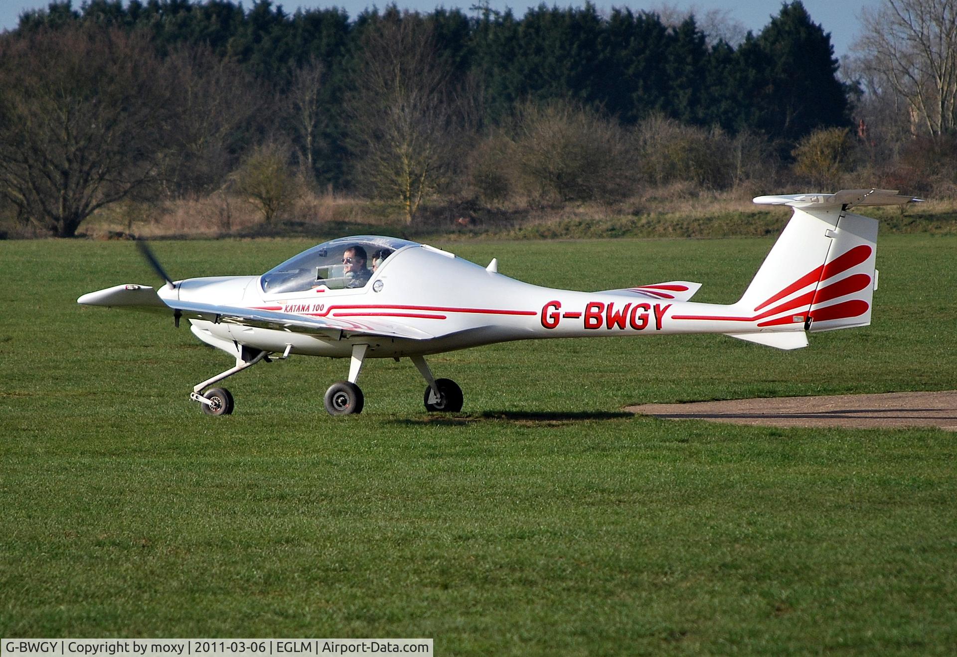 G-BWGY, 1995 HOAC DV-20 Katana C/N 20134, Katana 100 at White Waltham