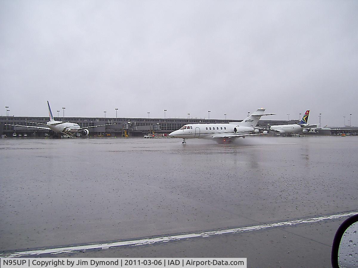 N95UP, 2003 Raytheon HAWKER 800XP C/N 258639, Rainy day in the nations capitol