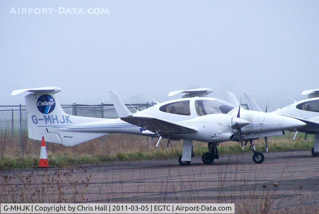 G-MHJK, 2006 Diamond DA-42 Twin Star C/N 42.173, Cabair