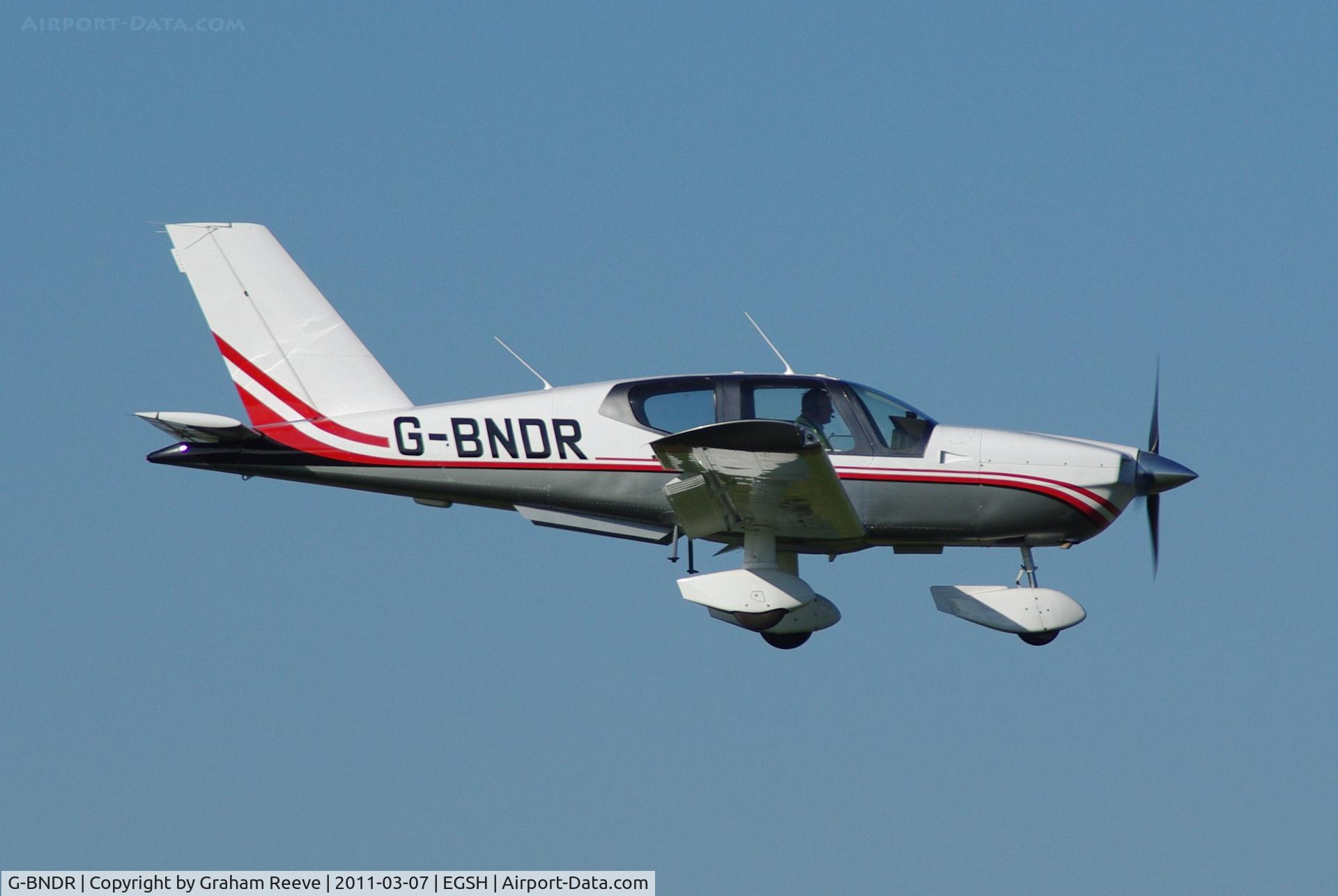 G-BNDR, 1987 Socata TB-10 Tobago C/N 740, Landing at Norwich.