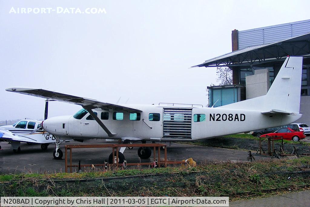 N208AD, , normally used by the parachuting club at Dunkeswell Aerodrome