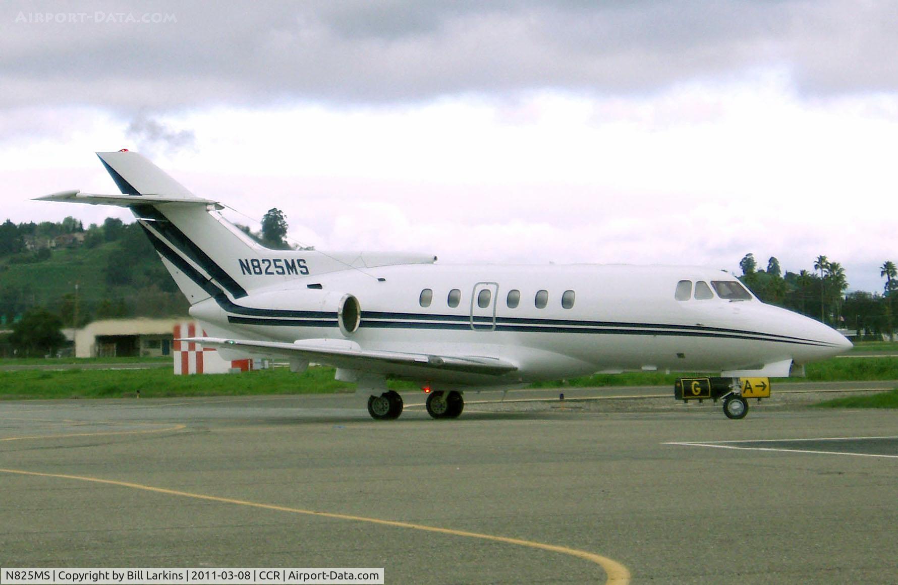 N825MS, 1981 British Aerospace HS.125-700A C/N 257151, Taxi into the airport.