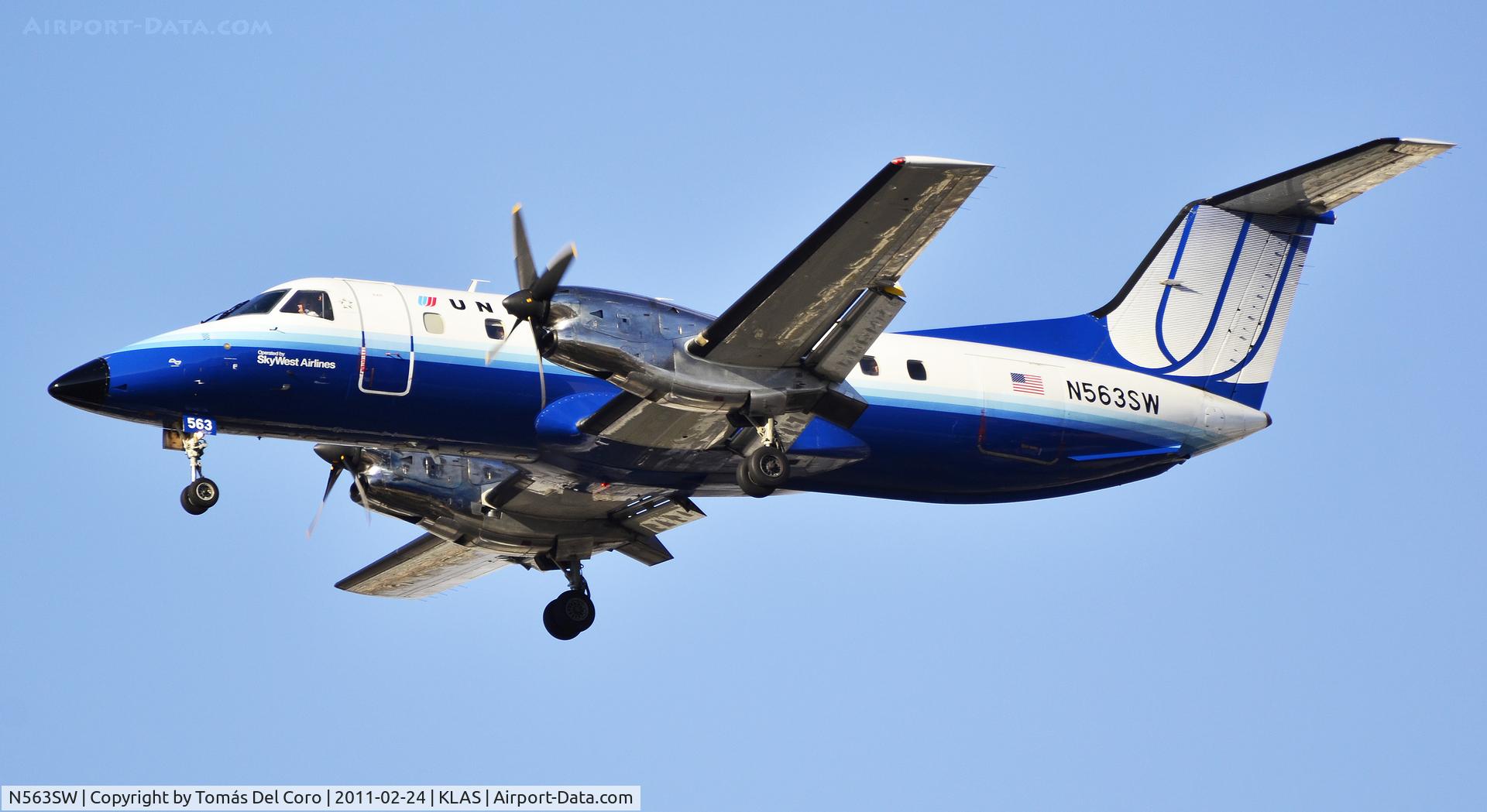 N563SW, 1998 Embraer EMB-120 Brasilia C/N 120338, United Express (SkyWest Airlines) Embraer EMB-120ER Brasilia N563SW (cn 120338)

Brasilia N563SW (cn 120338)

Las Vegas - McCarran International (LAS / KLAS)
USA - Nevada, February 24, 2011
Photo: Tomás Del Coro