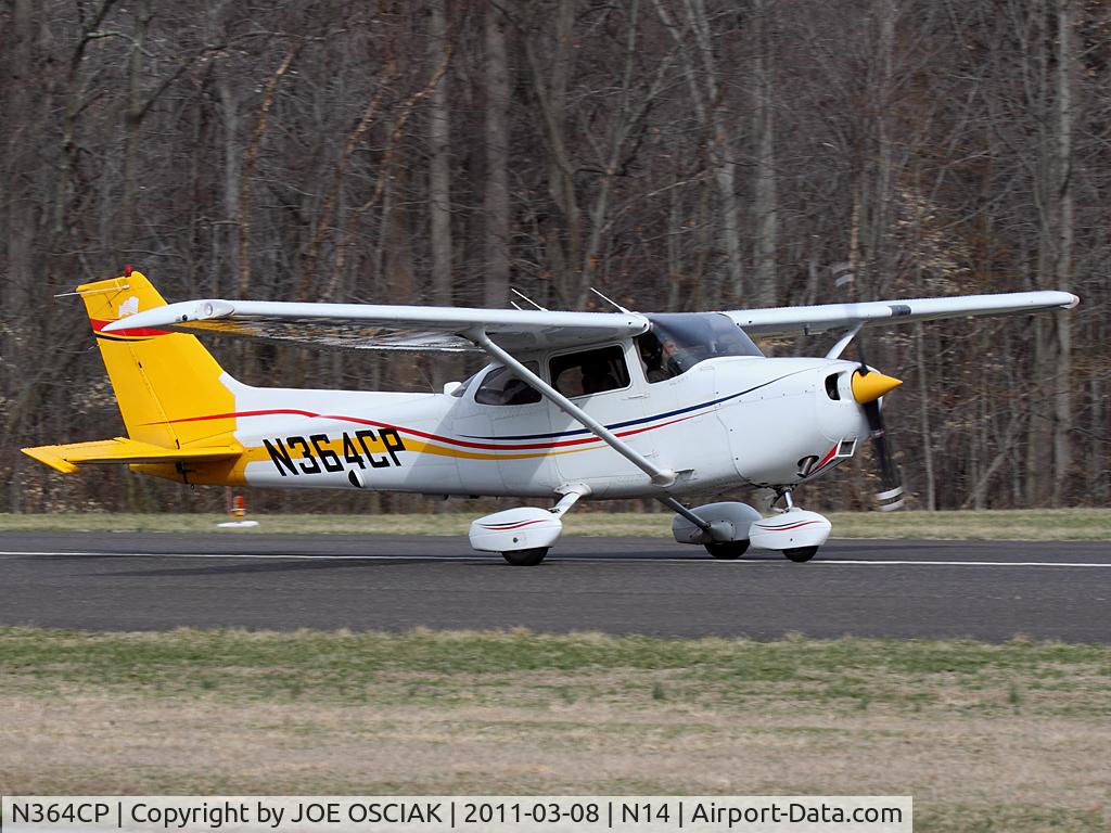 N364CP, 2001 Cessna 172S C/N 172S8803, Arriving at the Flying W