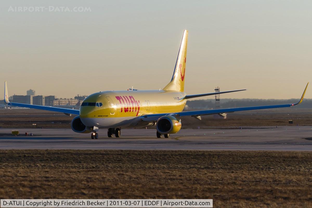 D-ATUI, 2011 Boeing 737-8K5 C/N 37252, holding point RW18W