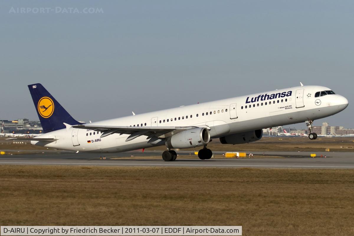 D-AIRU, 1997 Airbus A321-131 C/N 692, departure via RW18W