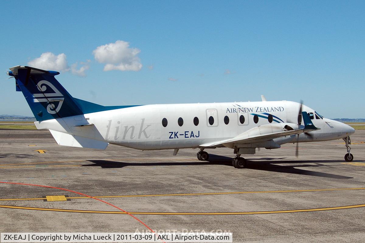 ZK-EAJ, 2002 Raytheon Aircraft Company 1900D C/N UE-433, At Auckland