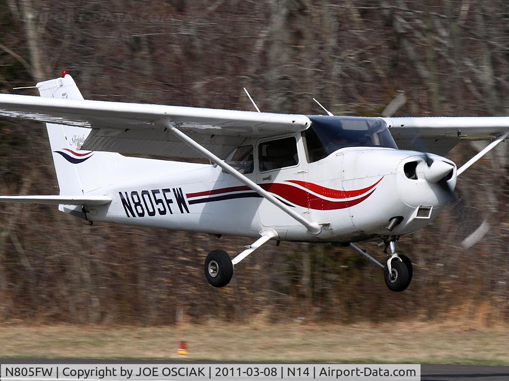 N805FW, 2000 Cessna 172S C/N 172S8348, @ Flying W