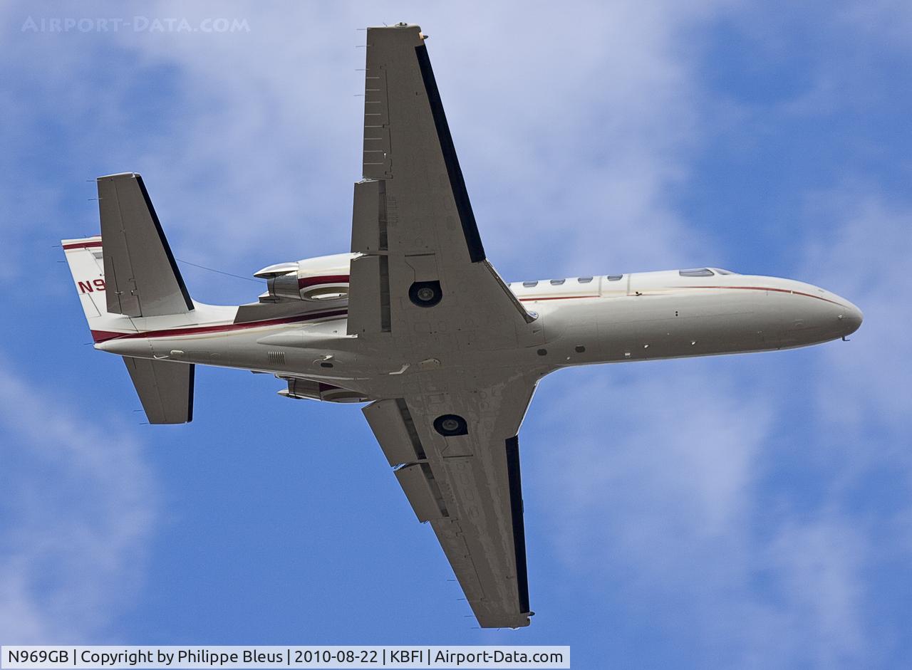 N969GB, 1993 Cessna 560 Citation Ultra C/N 560-0225, Skyrocketting from rwy 13R.