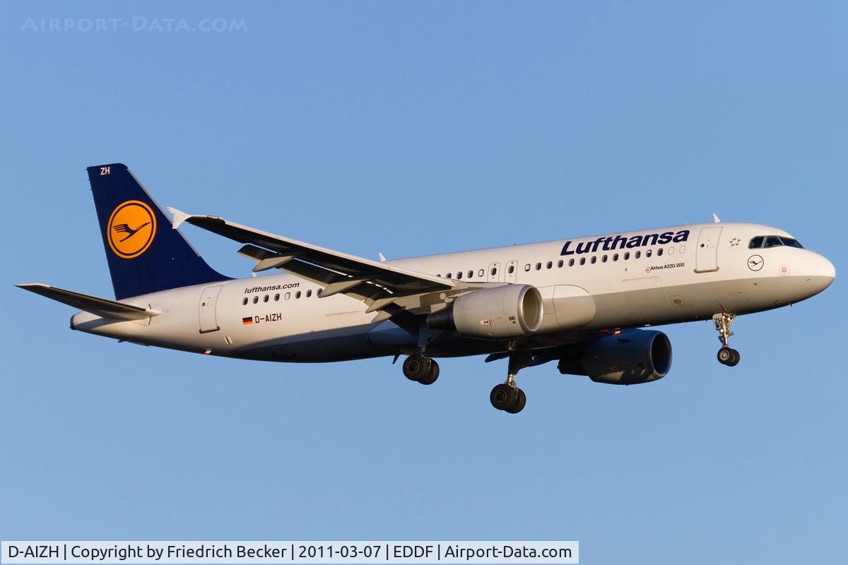 D-AIZH, 2010 Airbus A320-214 C/N 4363, on final