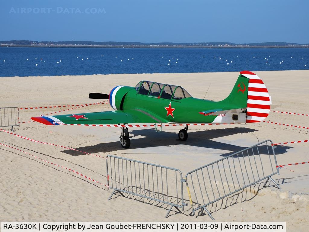 RA-3630K, 1987 Bacau Yak-52 C/N 877403, YAK52 landing 