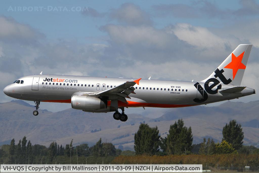 VH-VQS, 2005 Airbus A320-232 C/N 2515, in on 02 from AKL