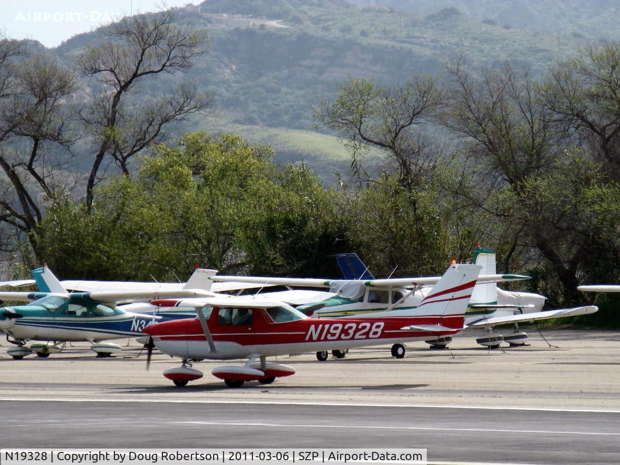 N19328, 1973 Cessna 150L C/N 15074342, 1973 Cessna 150L, Continental O-200 100 Hp, taxi