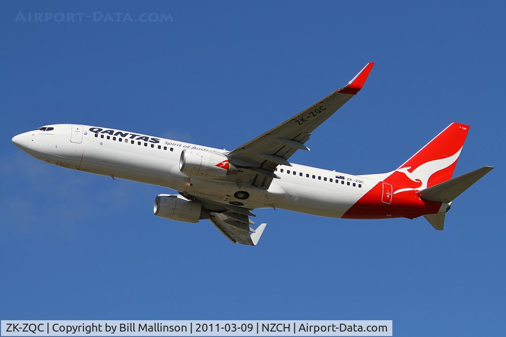 ZK-ZQC, 2009 Boeing 737-838 C/N 34202, away off 02 as QF46 on the ruturn to SYD