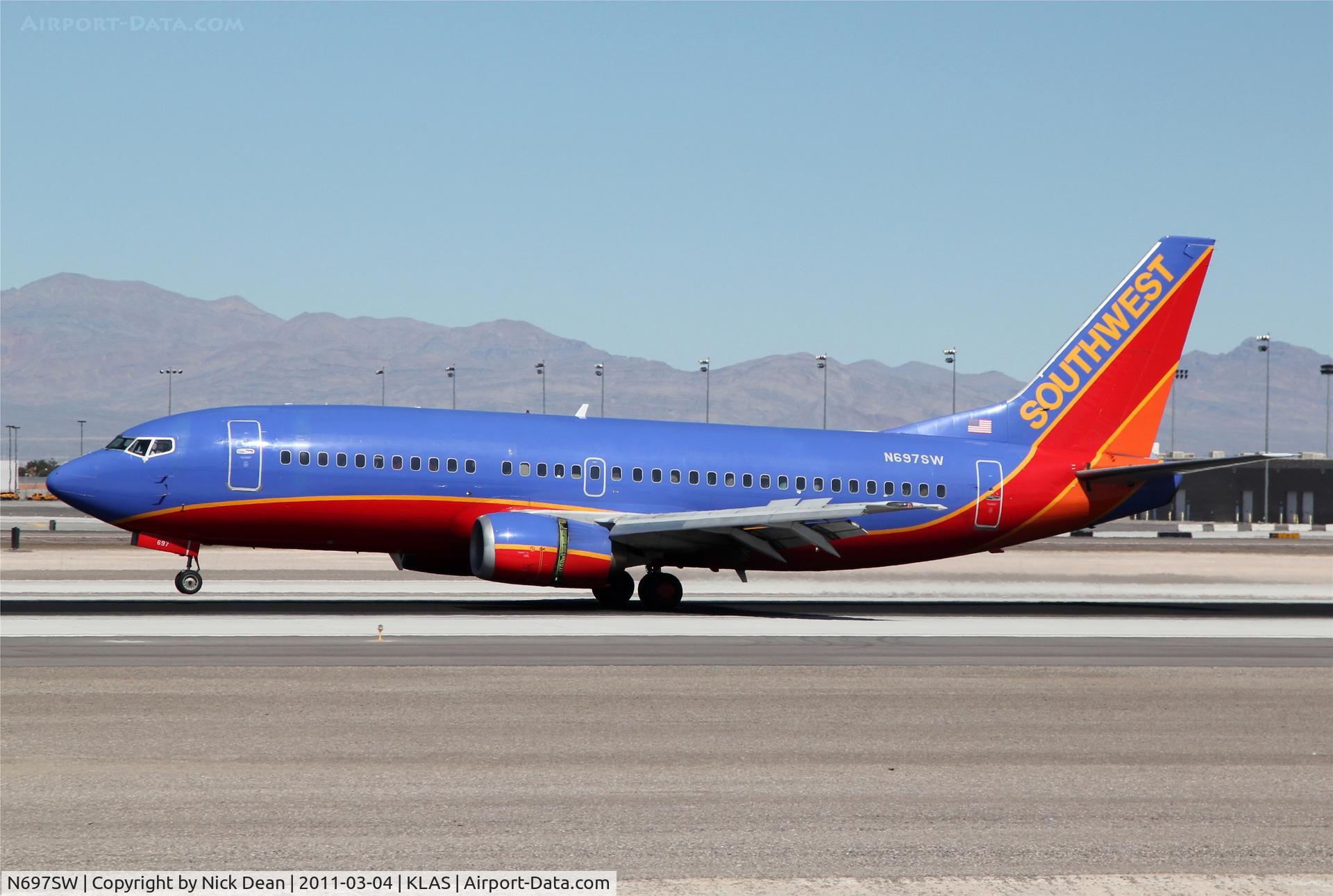 N697SW, 1988 Boeing 737-3TO C/N 23838, KLAS