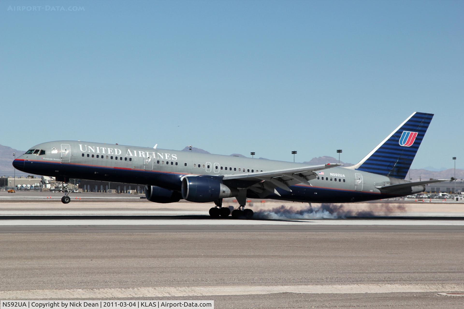 N592UA, 1996 Boeing 757-222F C/N 28143, KLAS