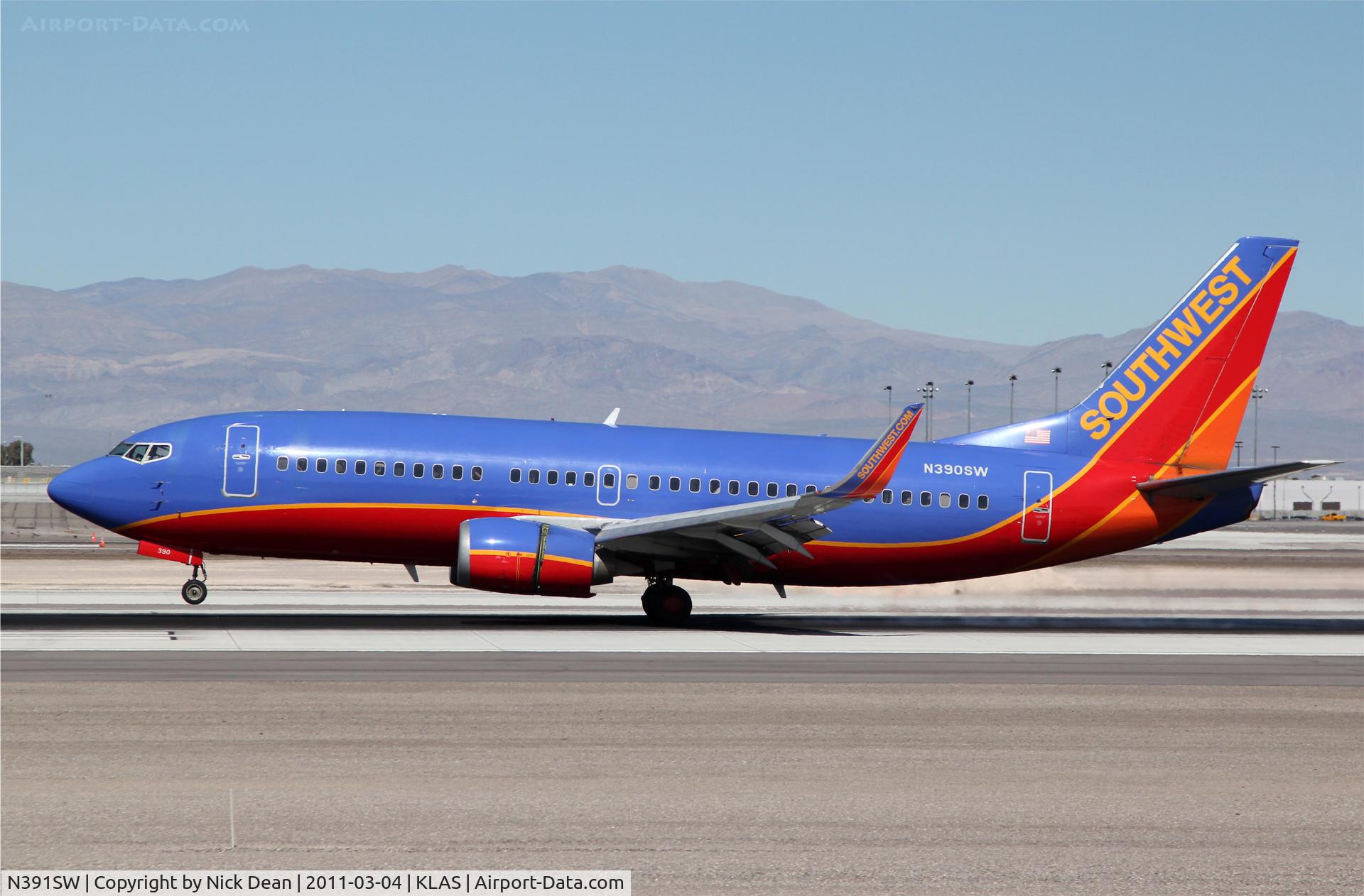 N391SW, 1994 Boeing 737-3H4 C/N 27378, KLAS