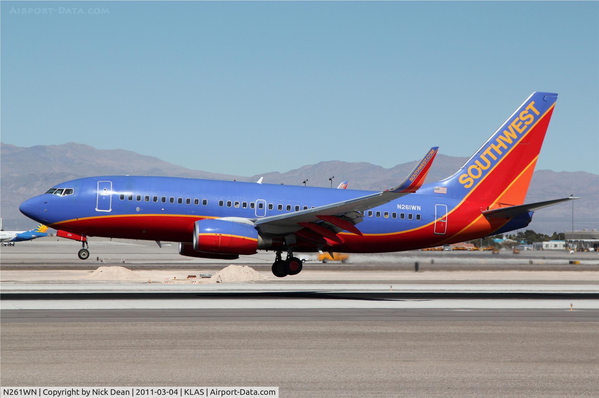 N261WN, 2006 Boeing 737-7H4 C/N 32517, KLAS