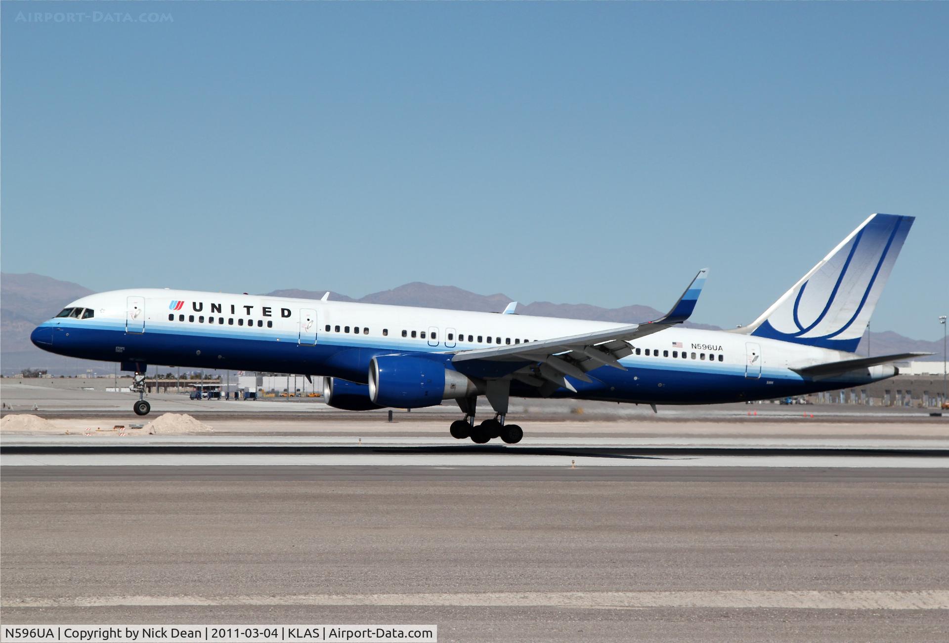 N596UA, 1998 Boeing 757-222 C/N 28749, KLAS