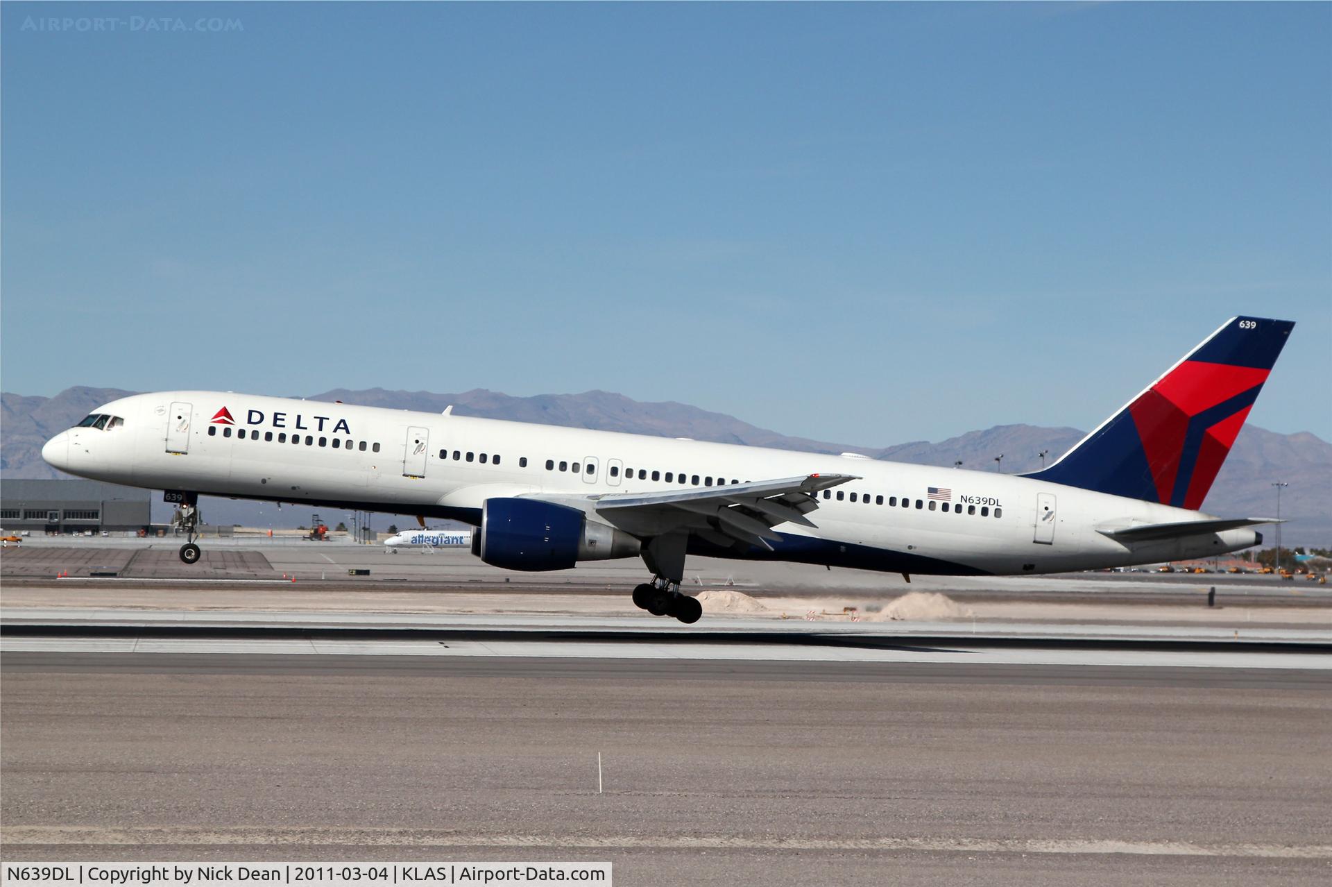 N639DL, 1988 Boeing 757-232 C/N 23993, KLAS