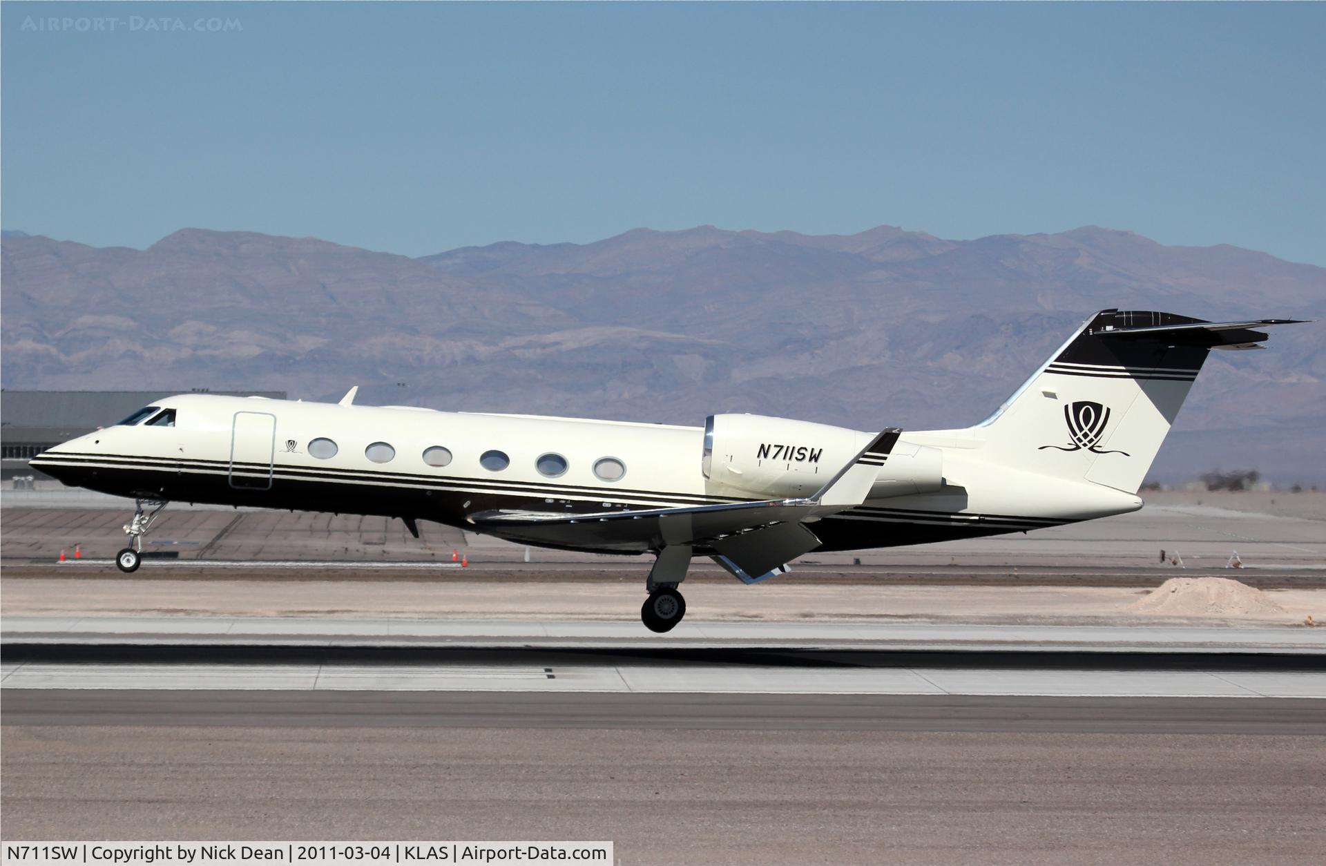 N711SW, 2007 Gulfstream Aerospace GIV-X (G450) C/N 4085, KLAS