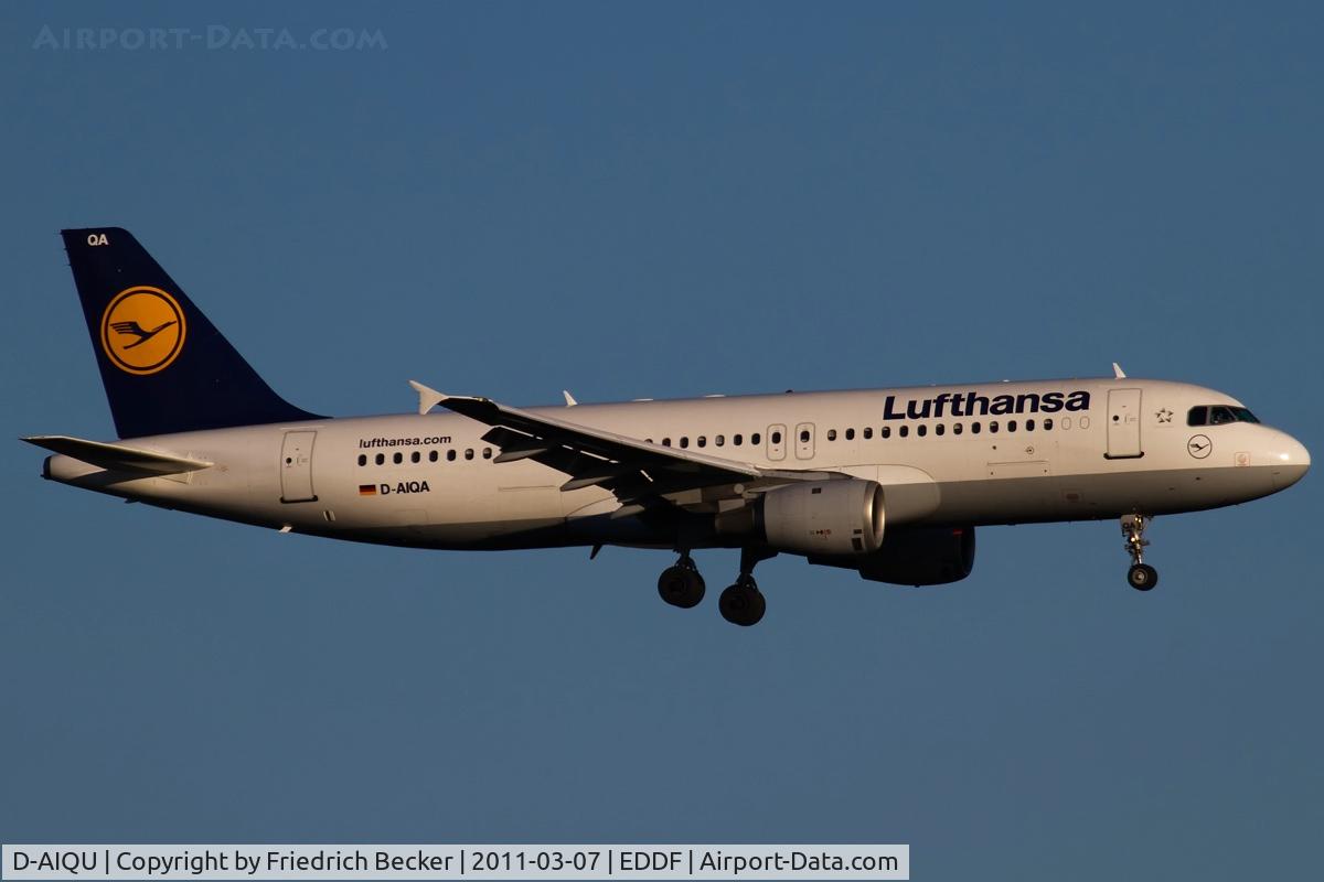D-AIQU, 2000 Airbus A320-211 C/N 1365, on final