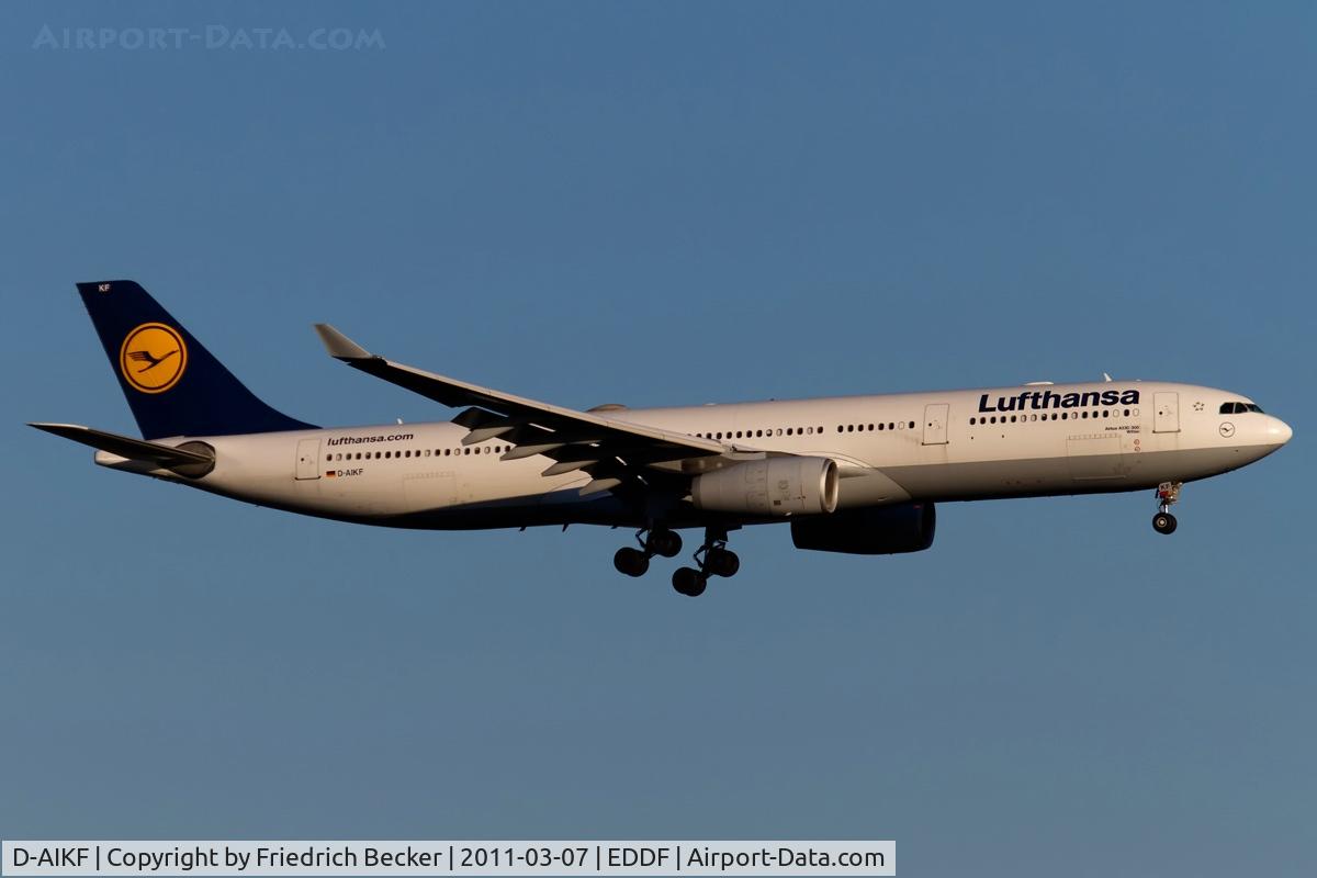 D-AIKF, 2004 Airbus A330-343X C/N 642, on final
