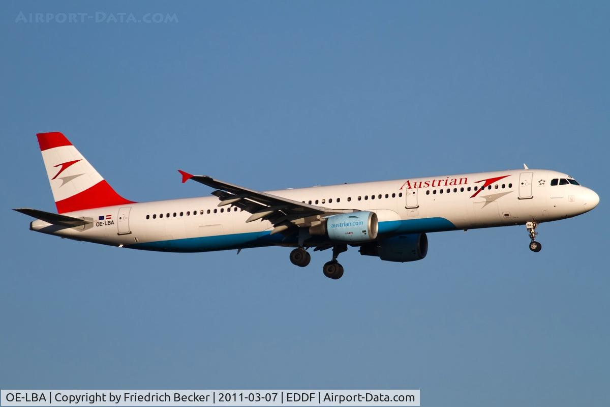 OE-LBA, 1995 Airbus A321-111 C/N 552, on final