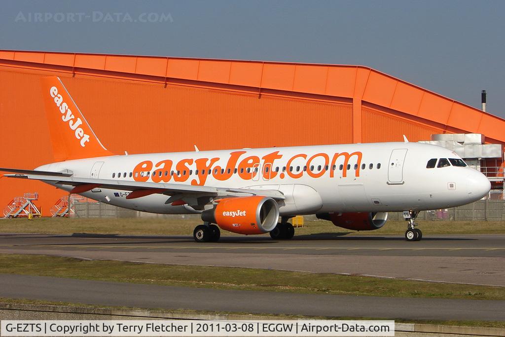 G-EZTS, 2010 Airbus A320-214 C/N 4196, Easyjet 2010 Airbus A320-214, c/n: 4196 infront of home base at Luton
