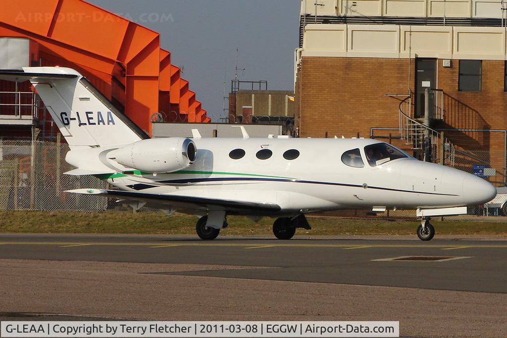 G-LEAA, 2007 Cessna 510 Citation Mustang Citation Mustang C/N 510-0072, 2007 Cessna CESSNA 510, c/n: 510-0072 departs from Luton